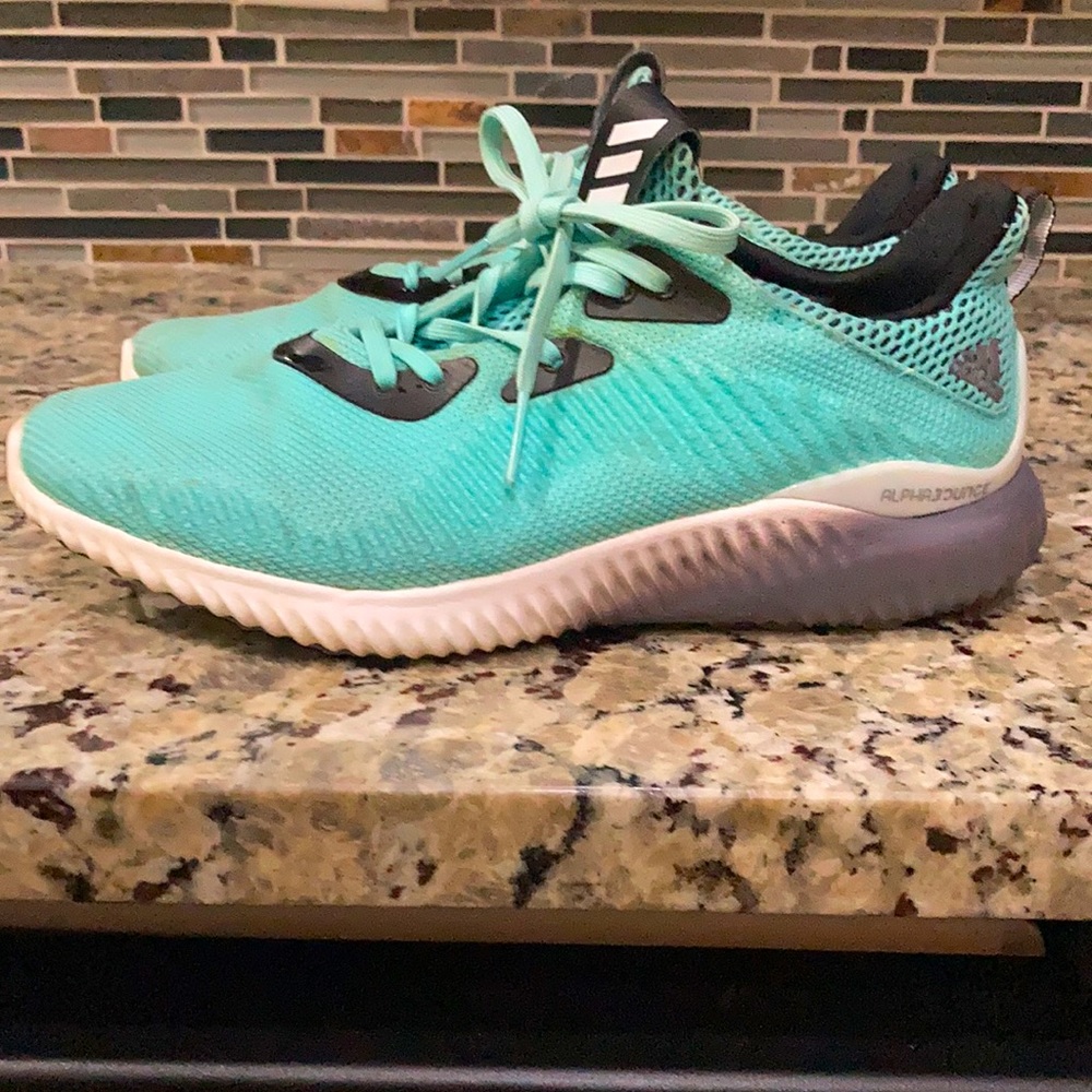 Adidas Alpha Bounce in Teal Blue Size 8 (W)